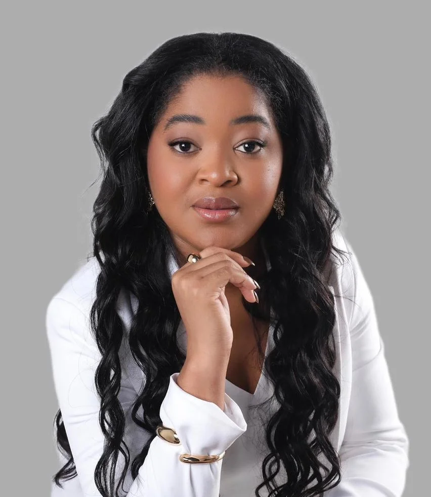 Srª Clarice Dos Santos - Assessor do CEO